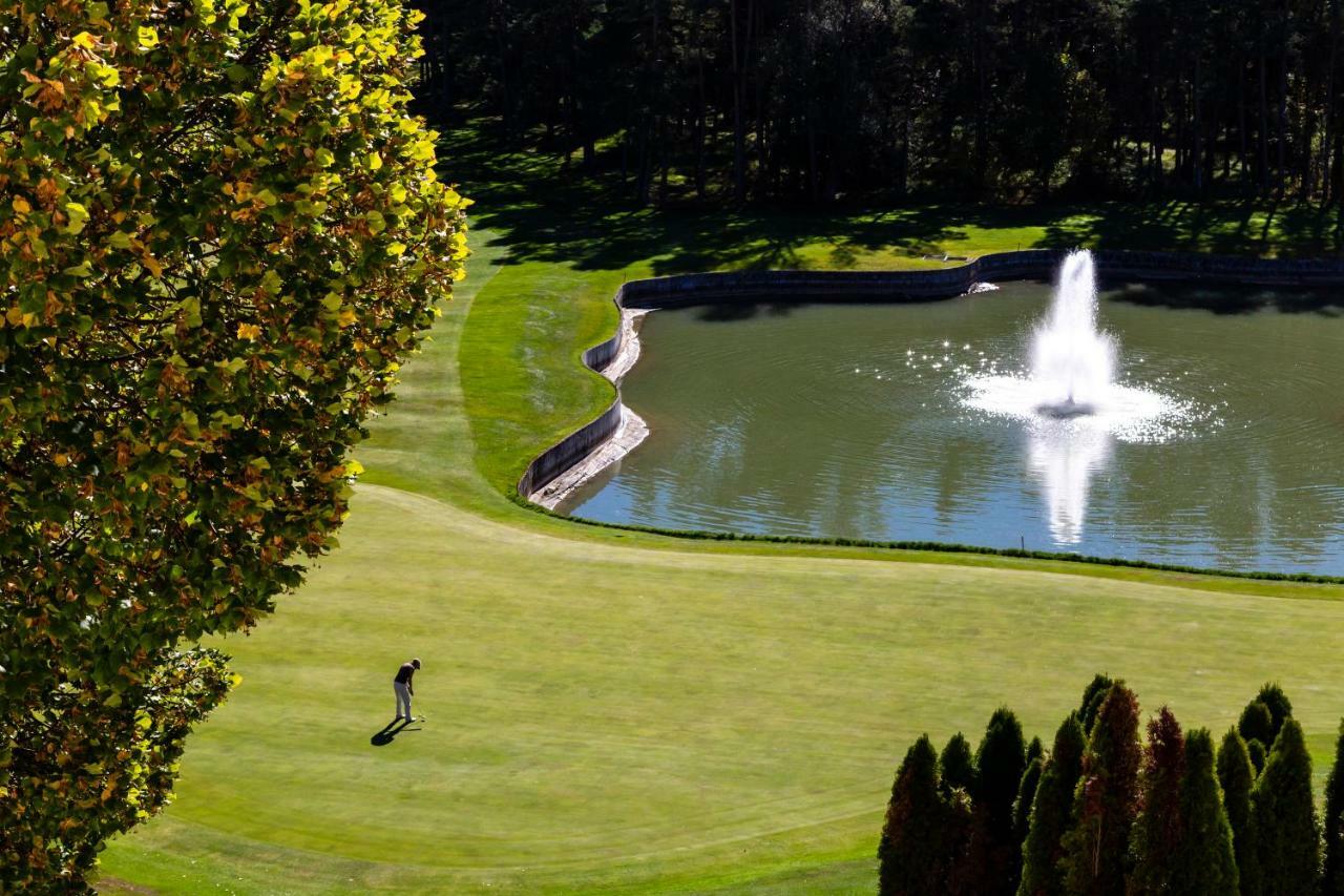 Chateau Et Golf De Taulane La Martre Esterno foto